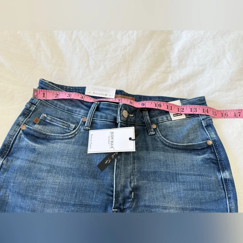 Judy Blue | SZ 9/ 29 | High Waist Tummy Control Capri Jeans High Rise Cuffed NWT - Picture 5 of 9